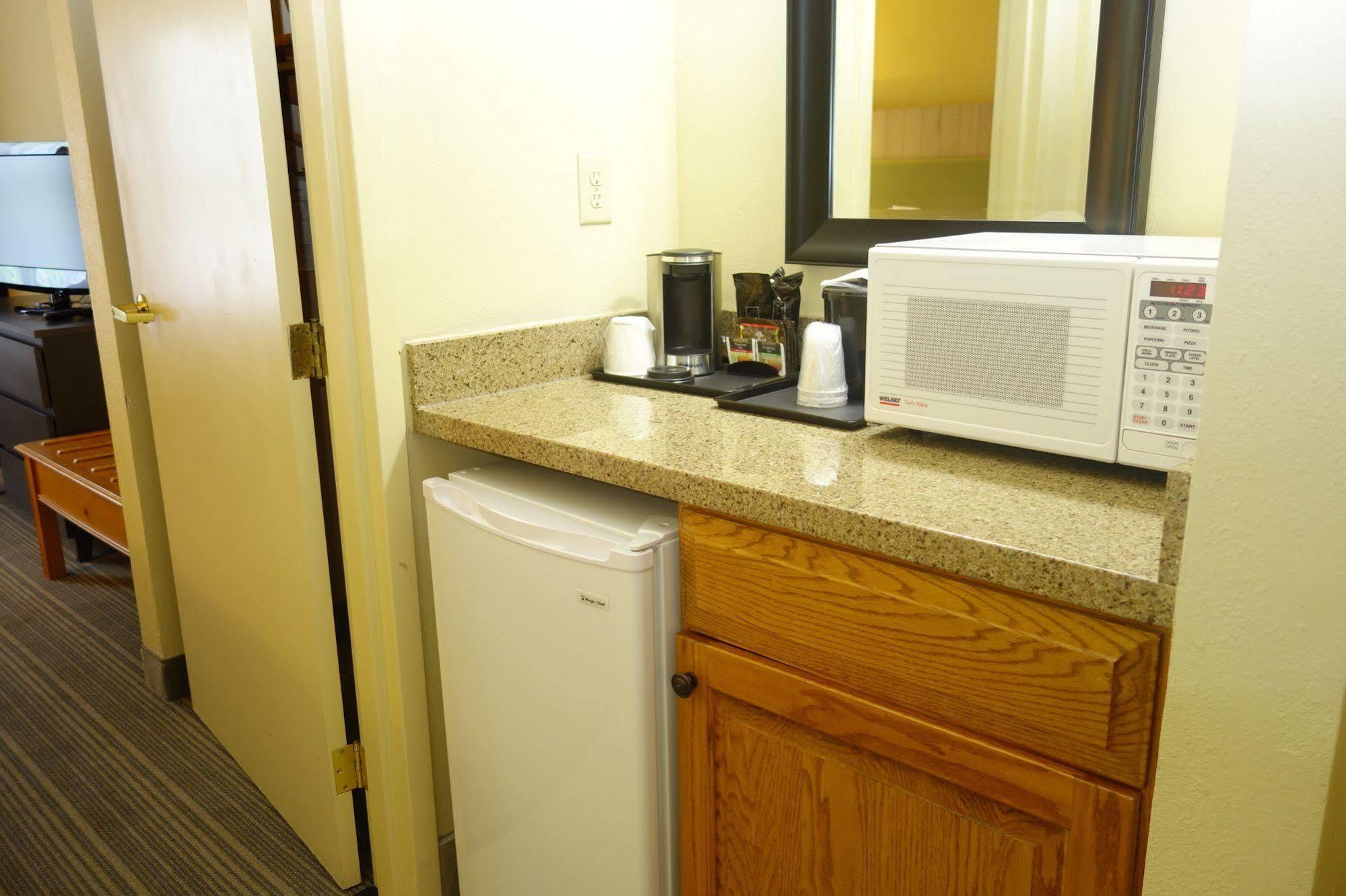 Country Inn & Suites By Radisson, Burlington Elon , Nc Exteriör bild