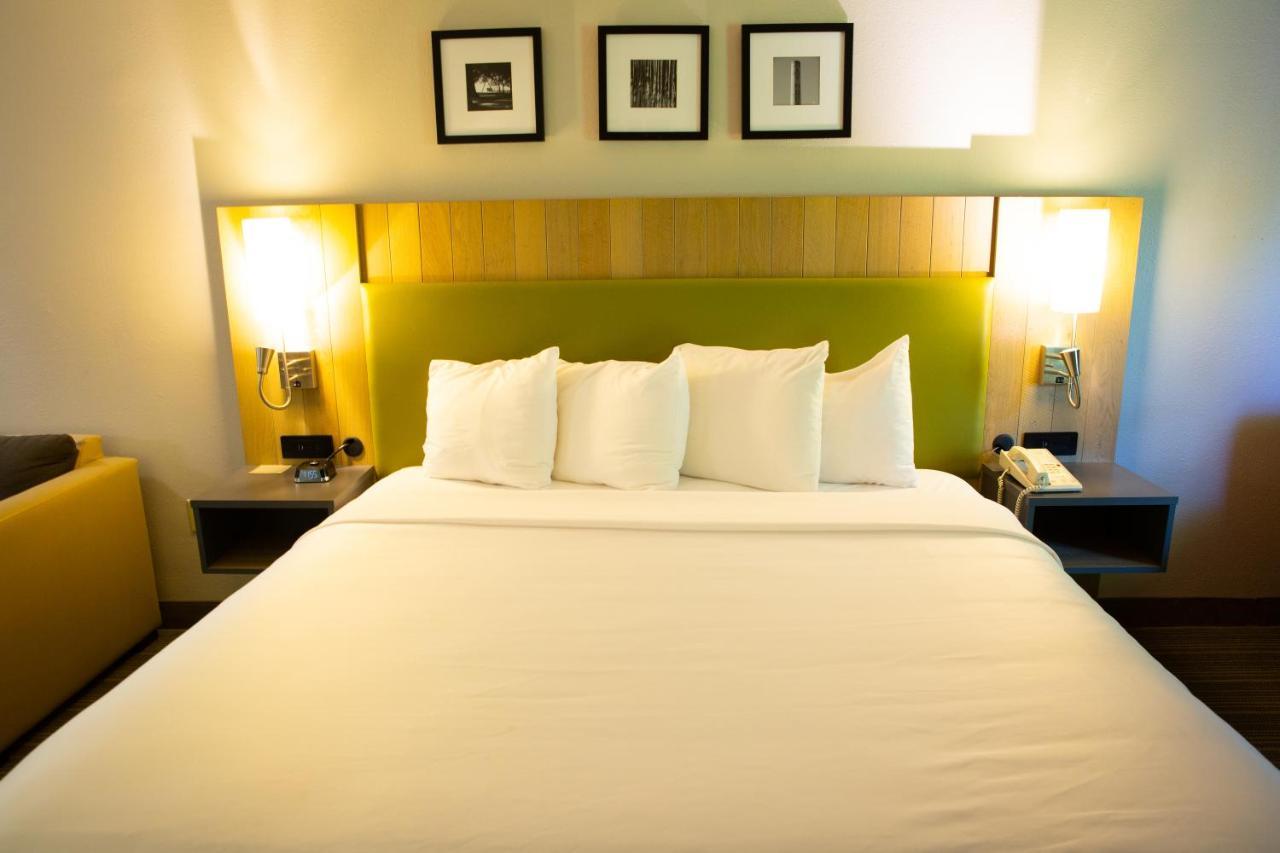 Country Inn & Suites By Radisson, Burlington Elon , Nc Exteriör bild